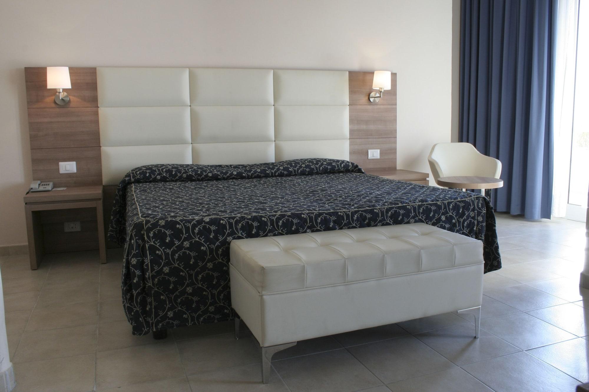 צ'יוויטווקיה Hotel Mediterraneo מראה חיצוני תמונה