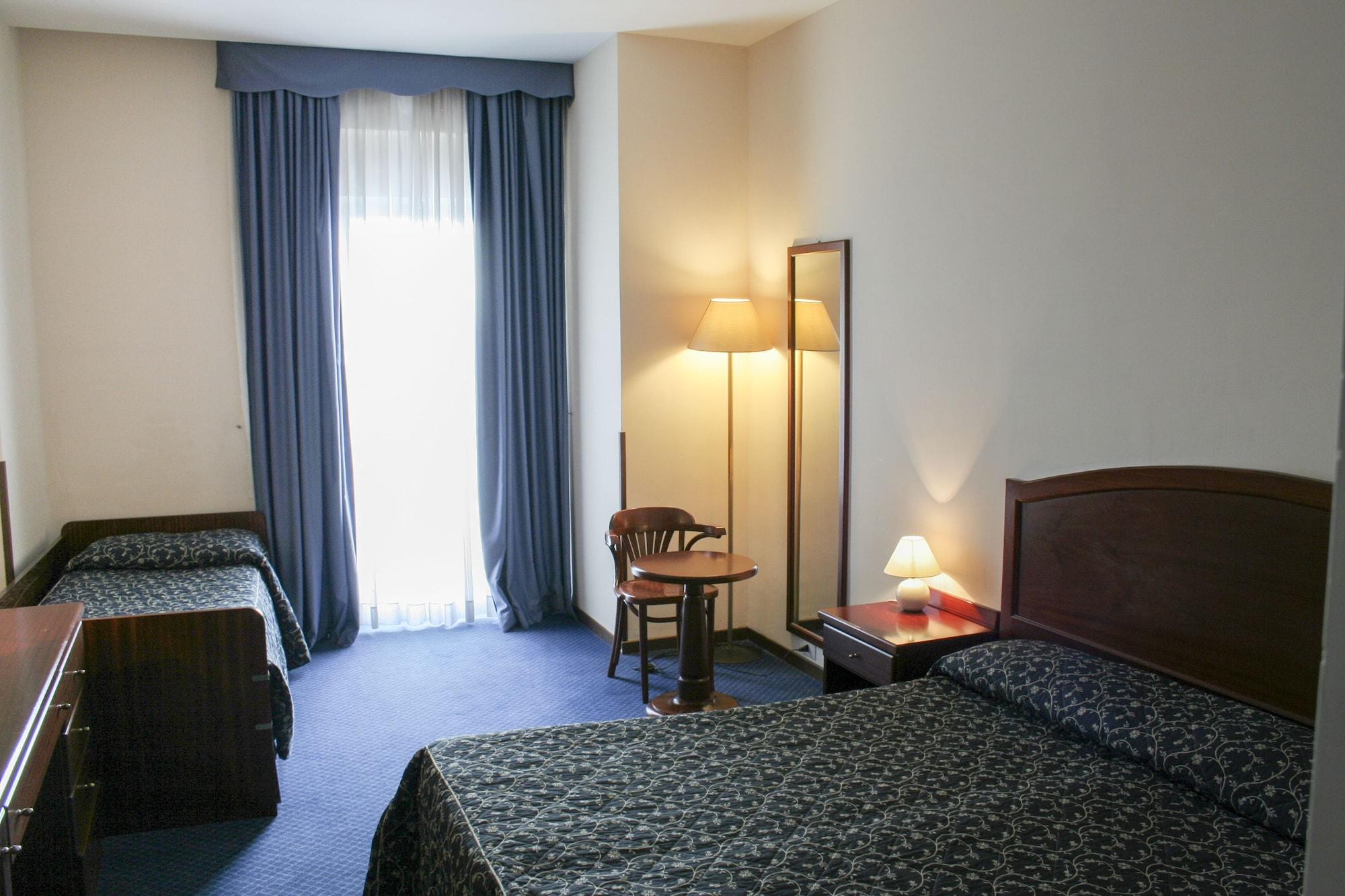 צ'יוויטווקיה Hotel Mediterraneo מראה חיצוני תמונה