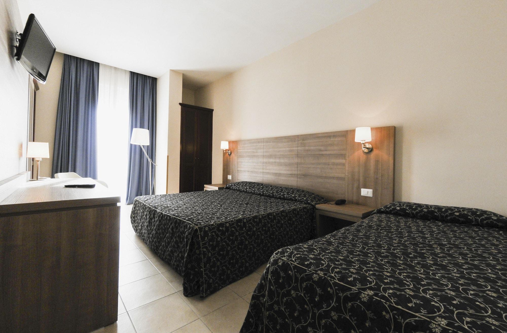 צ'יוויטווקיה Hotel Mediterraneo מראה חיצוני תמונה