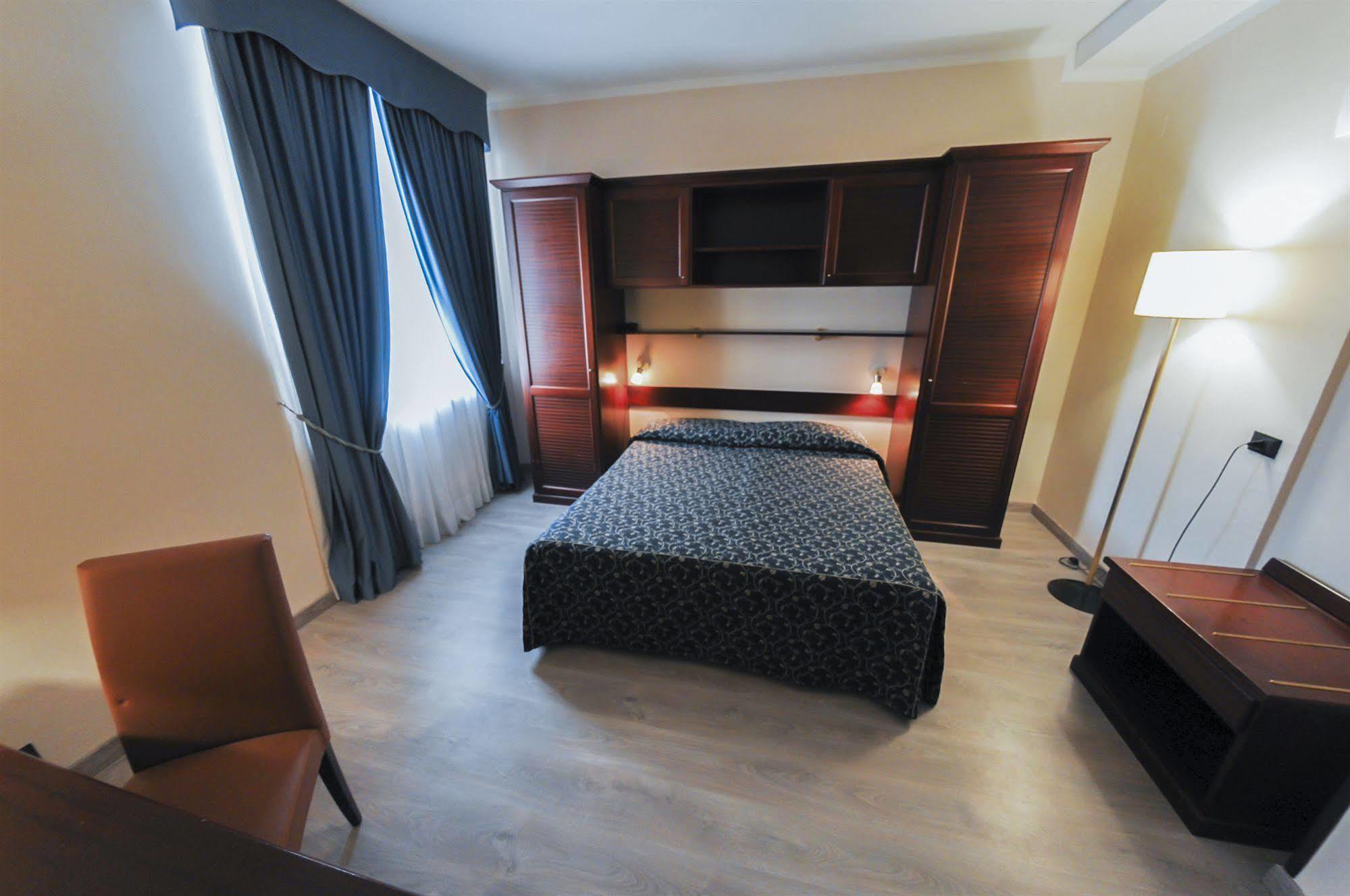 צ'יוויטווקיה Hotel Mediterraneo מראה חיצוני תמונה