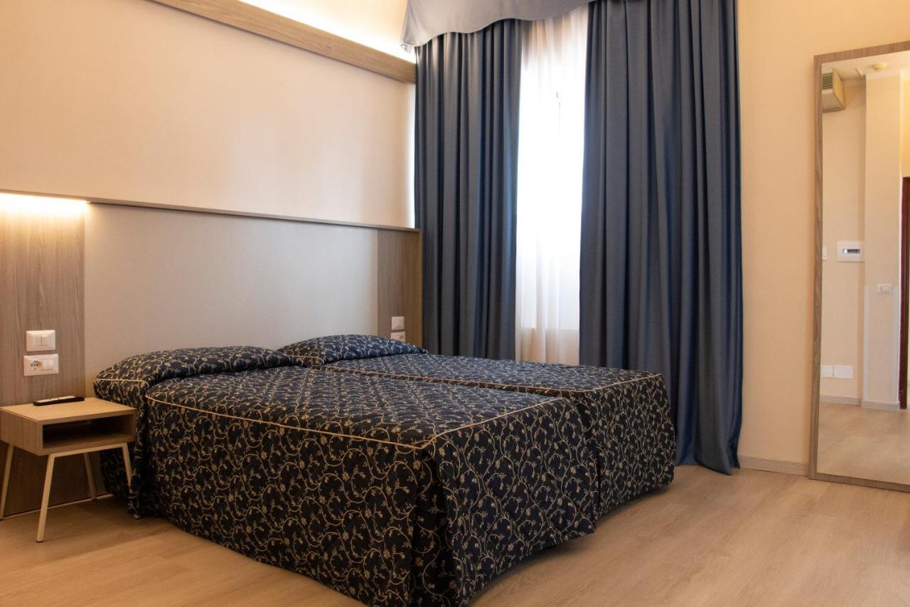 צ'יוויטווקיה Hotel Mediterraneo מראה חיצוני תמונה